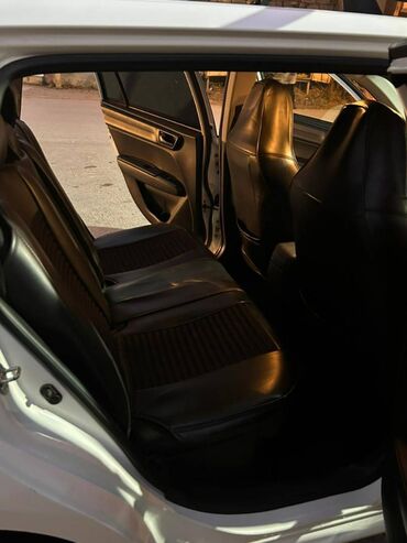 Toyota: Toyota Corolla: 1.5 l | 2015 il — 11