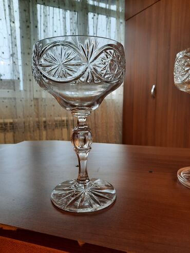 бесфосфатное средство для стекла: Qədəhlər, rəng - Ağ, Xrustal, 2 ədədli dəst, 200 ml, SSRİ