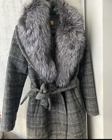 женское пальто на синтепоне: Пальто S (EU 36), цвет - Серый
