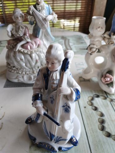 Porcelanske figure na komad