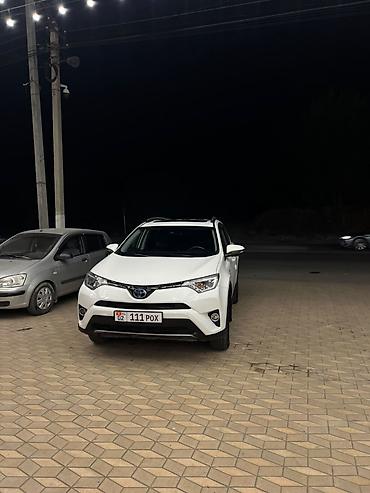 4 4 вд: Toyota RAV4: 2018 г., Гибрид, Кроссовер — 10