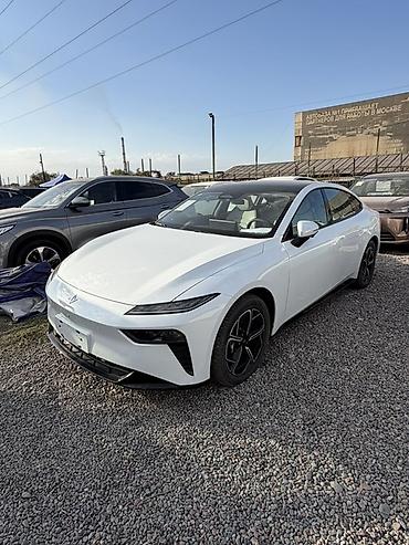 Dongfeng: Dongfeng : 2024 г., 1.5 л, Гибрид — 2