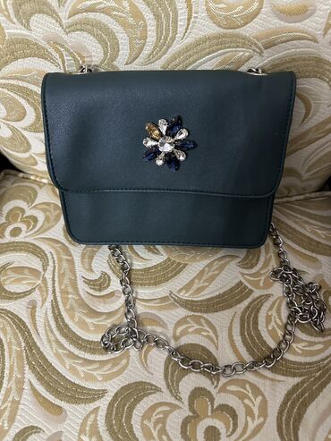 Çantalar: 10 azn — 14