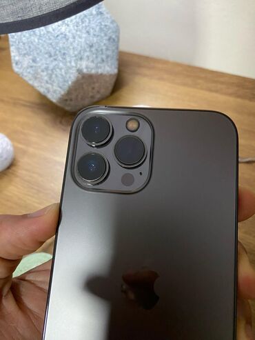 Apple iPhone: IPhone 13 Pro, Б/у, 128 ГБ, Черный, Защитное стекло, Чехол, 84 %