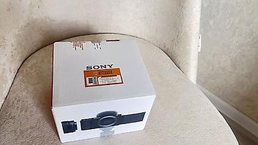kamera aliram: Qutuya daxildir: Sony ZV-E10 Fotoaparat Gövdəsi (Qara rəngdə), Sony E — 2