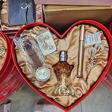 monine torbice: Poklon setovi u srcastoj kutiji – više varijanti Elegantno aranžirani — 9