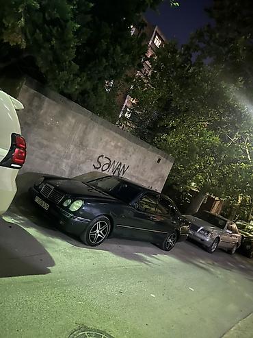 Mercedes-Benz: Mercedes-Benz E-Class: 3.2 l | 1995 il Sedan — 7