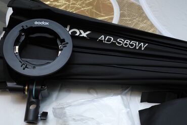 Godox markasının softbox-u. Qutusunun tərkibi; 1 ədəd Godox softbox 2