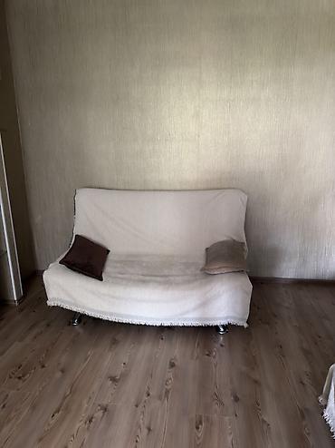 sofa: Прямой диван, Б/у — 2