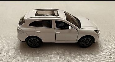 Oyuncaq nəqliyyat: Ağ rəngli metal oyuncaq SUV model avtomobil - Material: die-cast — 3