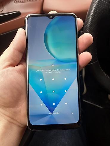 nomre: TCL smartfon satılır. Cihaz açıq yaşıl 2 nomredi. NFC var donmasi — 1