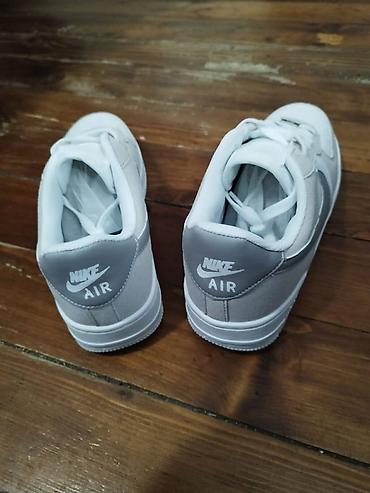 Patike: Nike patike brojevi i cena ispisana na slikama — 5