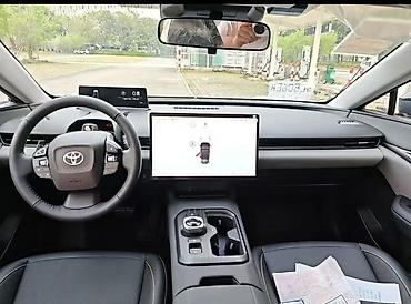 Продажа авто: Toyota bZ5: 2026 г., Электромобиль, Лифтбек — 6