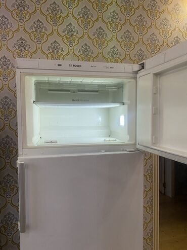 Зарядные устройства: Bosch iki qapılı soyuducu - Üst kamera: dondurucu (QuickFreezer)