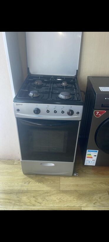 akvafor su filteri: Nigar💚 Beko markası peç satlır 200 man əla vəzyətdə alt gözlər ust