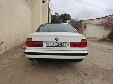 nokia 520: BMW 5 series: 2 l. | 1989 il | Sedan