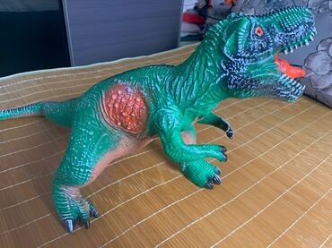 Игрушки: В наличии огромные динозавры, продаются по оптовой цене, супер прочные