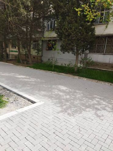 Kommersiya daşınmaz əmlakının satışı: Obyektə yararlı mənzil satılır. Elmlər akademiyası metrosuna yaxın 5/1 — 21