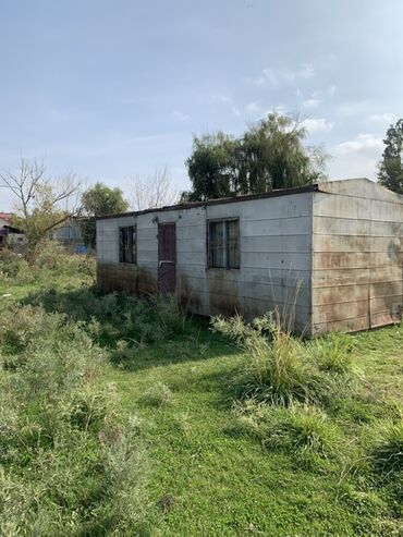 земля на продажу: Металлический бытовой модуль/вагончик на площадке.продам контейнер по