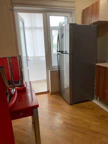 Uzunmüddətli kirayə mənzillər: Gənclik metrosuna yaxin ataturk prospektinə yaxin ekspress bank 9 — 6