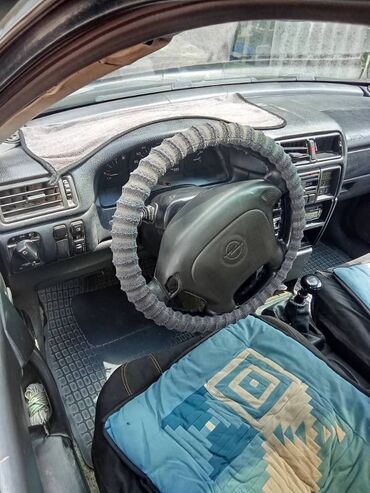 компьютер на матиз: Opel Vectra: 1994 г., 1.6 л, Механика, Бензин, Седан