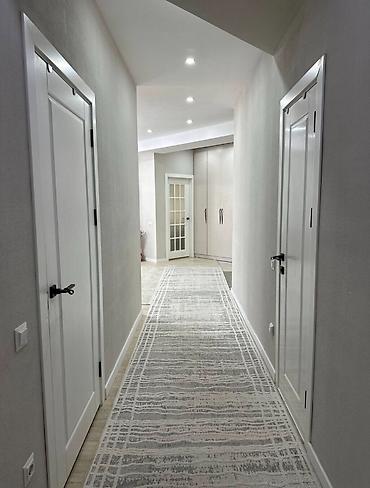 Продажа квартир: 🔥 ПРОДАЁТСЯ 3-КОМНАТНАЯ КВАРТИРА В ЖК «АК САРАЙ» 📍 Локация: напротив — 4