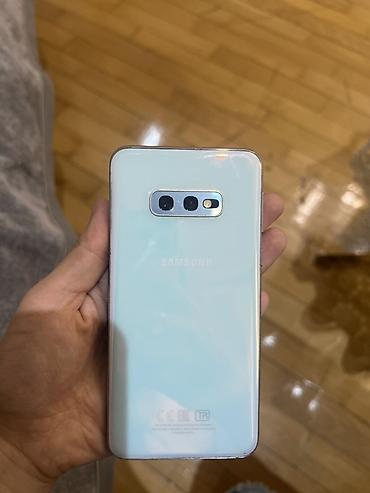 bluetooth modul: Samsung Galaxy S10e, rəng - Ağ, Barmaq izi — 1