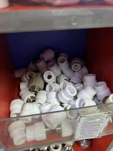 фитинги для пластиковых труб: Муфта, Материал: Пластик