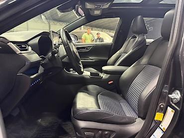 Scion: Toyota RAV4: 2022 г., 2.5 л, Вариатор, Гибрид, Кроссовер — 8