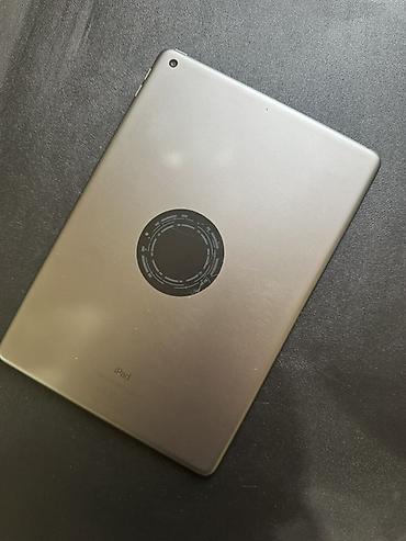ucuz soyduclar: İşlənmiş Apple iPad 9 (2021), 10,2", 64 GB — 3
