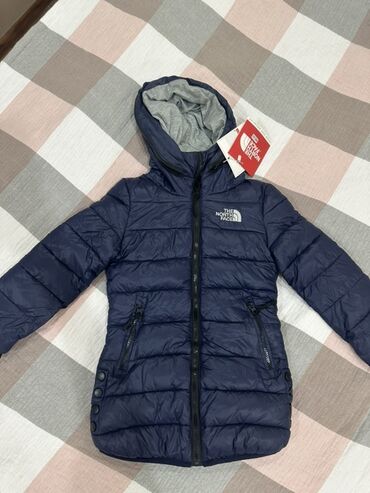 джинсовый пиджак: Детская утепленная куртка The North Face - Цвет: темно‑синий