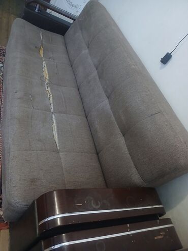 Divan və kreslo dəstləri: Divan bir ədəd kreslo iki ədəd işlənmiş uzlərində biraz yırtıglar var -da lalafo.az — 7 Divan və kreslo dəstləri: Divan bir ədəd kreslo iki ədəd işlənmiş uzlərində biraz yırtıglar var — 7