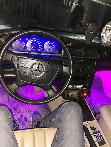 elimyandi avto: Mercedes-Benz 190 (W201): 2.3 l | 1993 il Sedan — 4