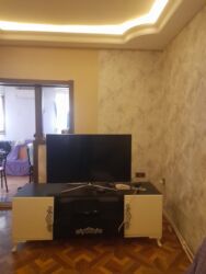 аренда помещений под ресторан: İşlənmiş, Düz TV altlığı, Polkalı