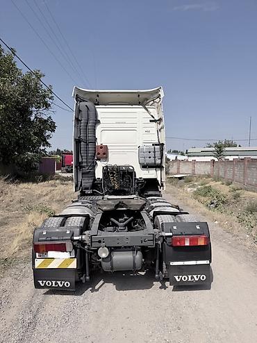 audi universal: Тягач, Volvo, 2005 г., Тентованный — 10