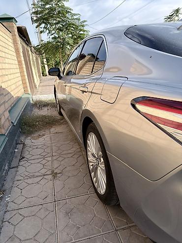 Toyota: Toyota Camry: 2019 г., 2.5 л, Вариатор, Гибрид, Седан — 5
