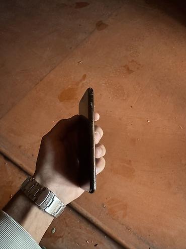 Apple iPhone: IPhone 11 Pro, 64 GB, Qara, Face ID — 9