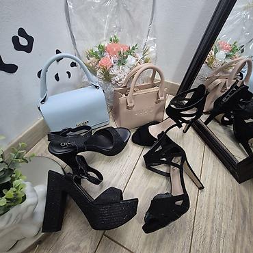 bershka baletanke: Ženska modna kombinacija – torbice i elegantne sandale sve su u broju — 1