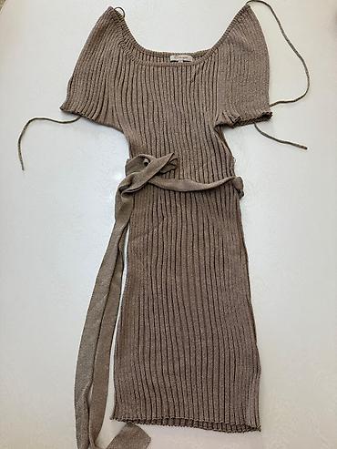 Dəstlər, kostyumlar: Her biri 5 manatdi. M ve ya L olcuduler. Qadın paltarları dəsti 1) — 15