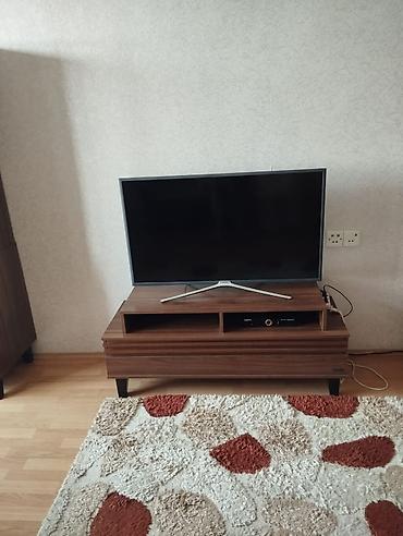Qonaq otağı mebel dəsti – qoz rəngində, müasir klassik dizayn Dəst