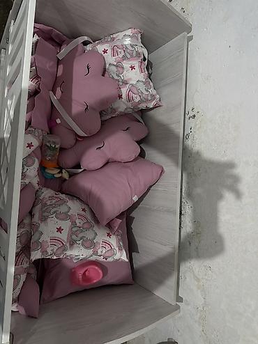 ak mebel: Qız üçün, Yeni, Dördbucaq, Beşik, Dəst ilə, Matras ilə, Yellənmə mexanizmi ilə — 2
