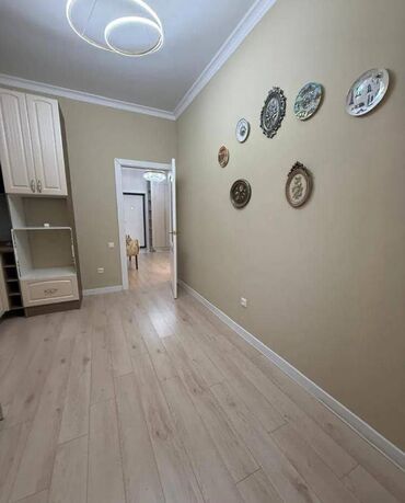 сдается 2 комнатная квартира в джале: 3 бөлмө, 88 кв. м, Элитка, 13 кабат, Евроремонт