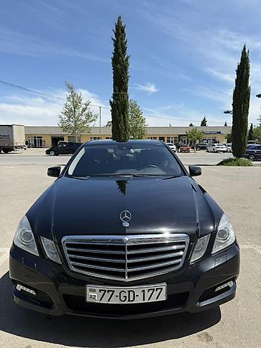 mercedes 220: Mercedes-Benz E 200: 1.8 l | 2009 il Sedan — 1