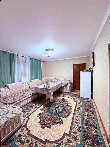 Продажа коттеджей и домов: Продаётся дом с помещениями и хозяйственными постройками. Планировка — 4