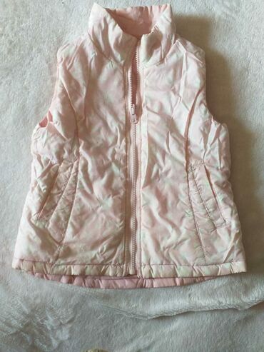 Верхняя одежда: ЖИЛЕТКИ на девочку Хорошего качества ЖИЛЕТКА с капюшоном .НОВАЯ — 2