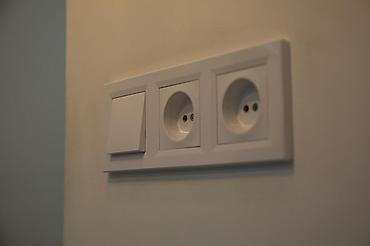 Электрики: Электромонтажные работы Профессиональная электрика для квартир любой — 12