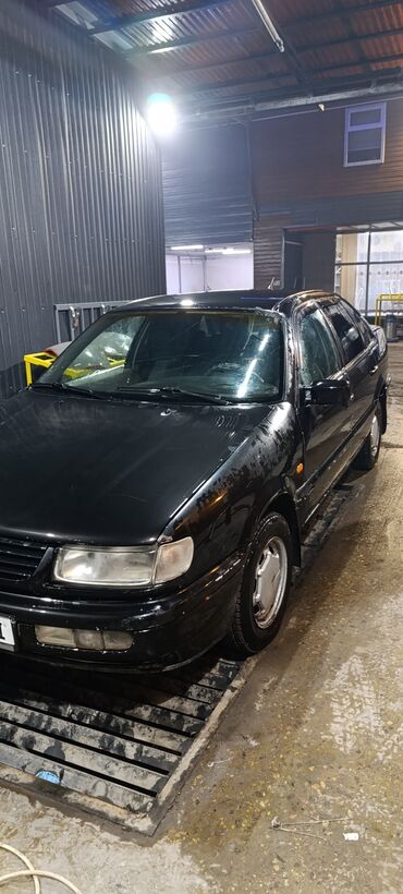 прцеп авто: Volkswagen Passat: 1995 г., 2 л, Механика, Бензин, Седан