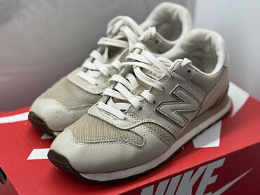 Кроссовки и спортивная обувь: Кроссовки, 38, New Balance, Б/у, цвет - Золотой, Самовывоз at lalafo.kg Кроссовки и спортивная обувь: Кроссовки, 38, New Balance, Б/у, цвет - Золотой, Самовывоз