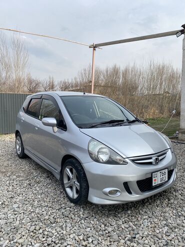 100000 сомдук машиналар: Honda Fit: 2003 г., 1.5 л, Вариатор, Бензин, Хетчбек