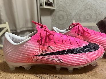 бутсы: Футбольные бутсы Nike Mercurial (серия с амортизацией Air Zoom) носили — 2